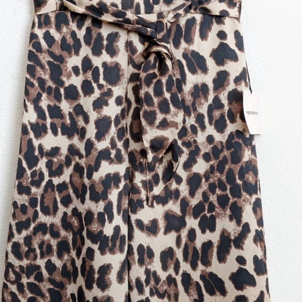 NWT superdown Leopard Print Wide Leg Pants silky and long small - Picture 4 of 4
